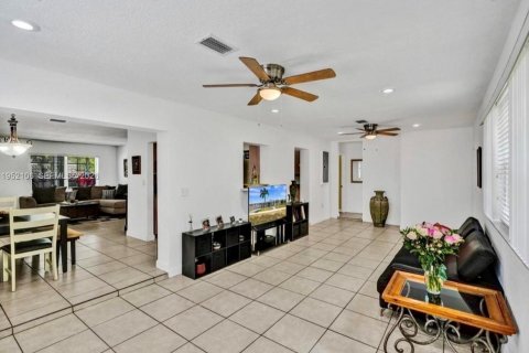 Купить виллу или дом в Майами, Флорида 5 спален, 129.88м2, № 2006718 - фото 29