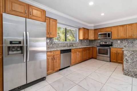 Villa ou maison à louer à Plantation, Floride: 3 chambres, 163.6 m2 № 2078497 - photo 13