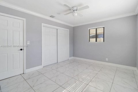 Villa ou maison à louer à Plantation, Floride: 3 chambres, 163.6 m2 № 2078497 - photo 19