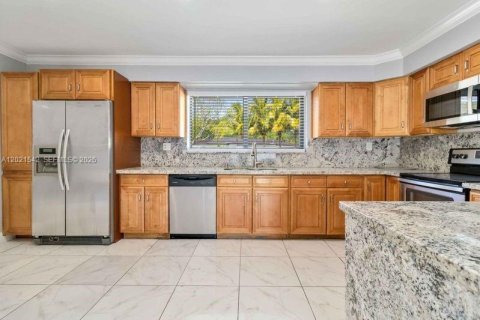 Villa ou maison à louer à Plantation, Floride: 3 chambres, 163.6 m2 № 2078497 - photo 14