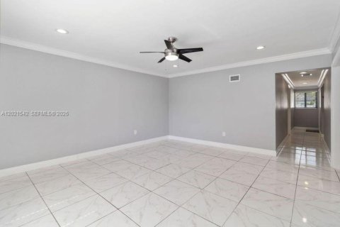 Villa ou maison à louer à Plantation, Floride: 3 chambres, 163.6 m2 № 2078497 - photo 11