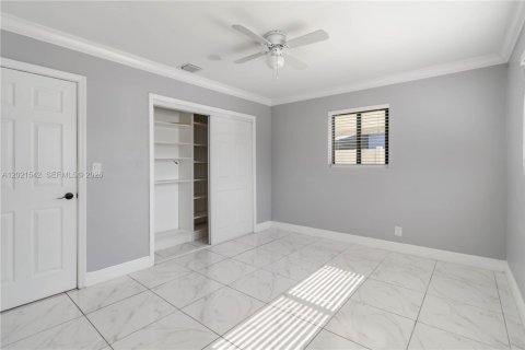 Villa ou maison à louer à Plantation, Floride: 3 chambres, 163.6 m2 № 2078497 - photo 23
