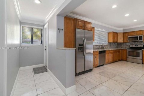 Villa ou maison à louer à Plantation, Floride: 3 chambres, 163.6 m2 № 2078497 - photo 6
