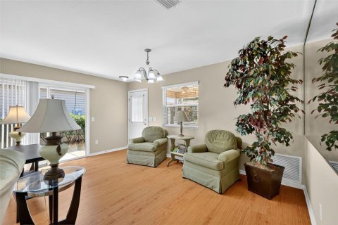 Купить виллу или дом в Те-Виллиджис, Флорида 6 комнат, 107.4м2, № 1914500 - фото 13