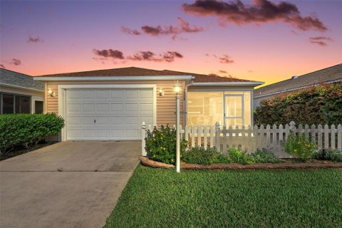 Купить виллу или дом в Те-Виллиджис, Флорида 6 комнат, 107.4м2, № 1914500 - фото 1