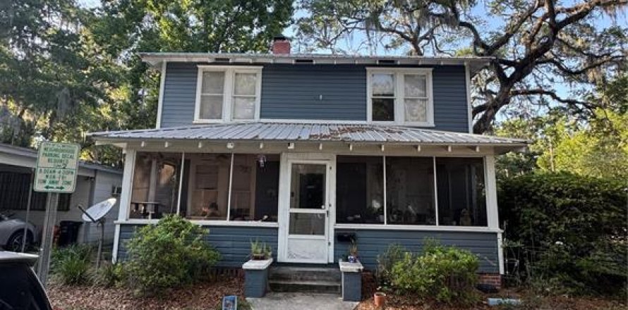 Propiedad comercial en Gainesville, Florida 7 dormitorios, 262.54 m2 № 2166351