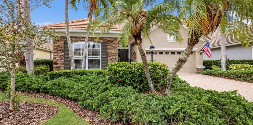 House in Bradenton, Florida 2 bedrooms, 209.96 sq.m. № 2151871