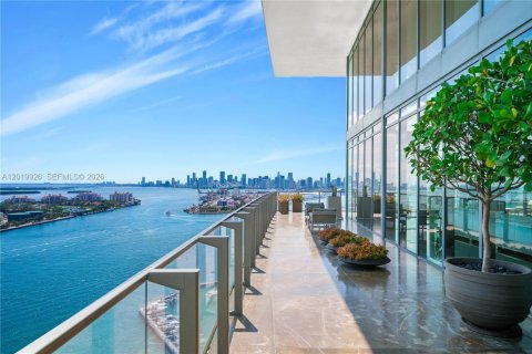 Condominio en venta en Miami Beach, Florida, 5 dormitorios, 840.67 m2 № 2256751 - foto 3