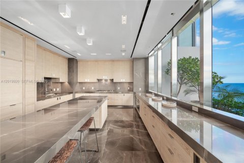 Condominio en venta en Miami Beach, Florida, 5 dormitorios, 840.67 m2 № 2256751 - foto 5