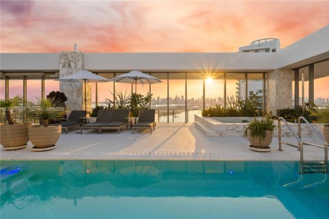 Condominio en venta en Miami Beach, Florida, 5 dormitorios, 840.67 m2 № 2256751 - foto 9