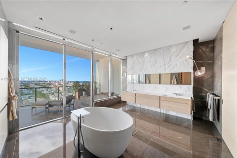 Condominio en venta en Miami Beach, Florida, 5 dormitorios, 840.67 m2 № 2256751 - foto 7