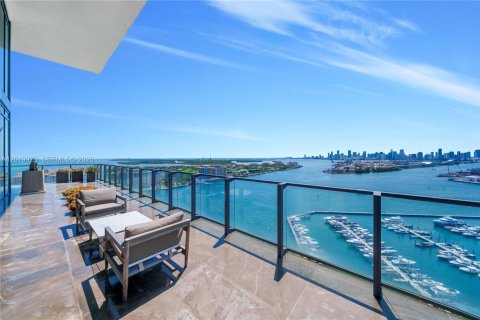 Condominio en venta en Miami Beach, Florida, 5 dormitorios, 840.67 m2 № 2256751 - foto 24
