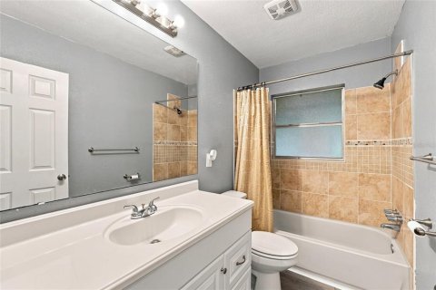 Villa ou maison à vendre à Winter Haven, Floride: 4 chambres, 142.33 m2 № 2285263 - photo 9