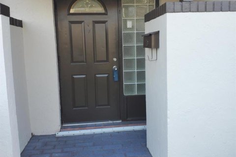 Townhouse in North Lauderdale, Florida 4 bedrooms, 128.21 sq.m. № 2399716 - photo 3