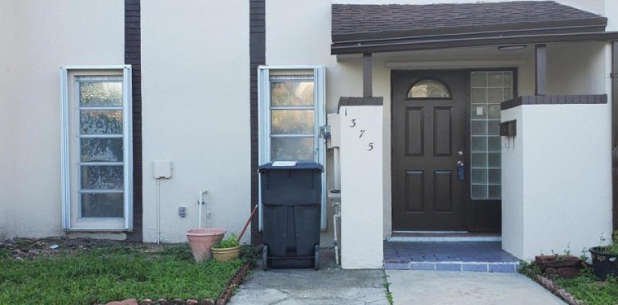 Townhouse in North Lauderdale, Florida 4 bedrooms, 128.21 sq.m. № 2399716