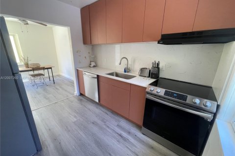 Commercial property in Fort Lauderdale, Florida 177.63 sq.m. № 2090170 - photo 17