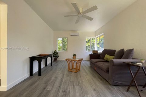 Commercial property in Fort Lauderdale, Florida 177.63 sq.m. № 2090170 - photo 18