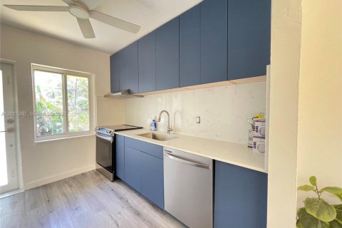 Commercial property in Fort Lauderdale, Florida 177.63 sq.m. № 2090170 - photo 29