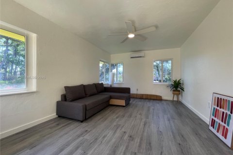 Commercial property in Fort Lauderdale, Florida 177.63 sq.m. № 2090170 - photo 25