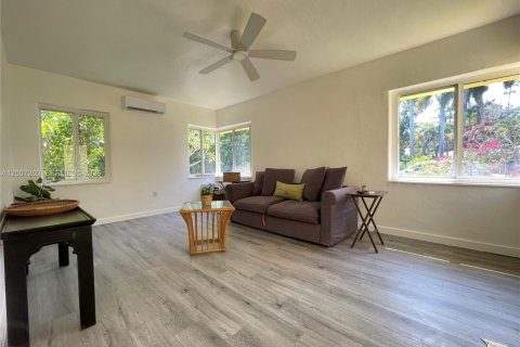 Commercial property in Fort Lauderdale, Florida 177.63 sq.m. № 2090170 - photo 19