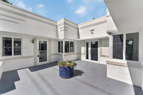 Commercial property in Fort Lauderdale, Florida 177.63 sq.m. № 2090170 - photo 4