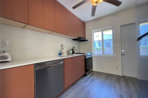 Commercial property in Fort Lauderdale, Florida 177.63 sq.m. № 2090170 - photo 15