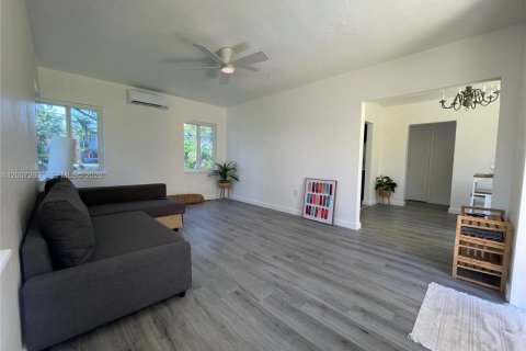 Commercial property in Fort Lauderdale, Florida 177.63 sq.m. № 2090170 - photo 26