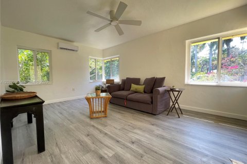 Commercial property in Fort Lauderdale, Florida 177.63 sq.m. № 2090170 - photo 20