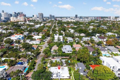 Commercial property in Fort Lauderdale, Florida 177.63 sq.m. № 2090170 - photo 9