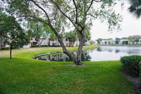 Copropriété à vendre à Coconut Creek, Floride: 2 chambres, 88.72 m2 № 1147003 - photo 1