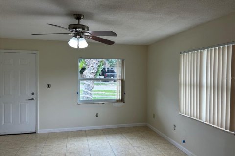 Duplex in Lake Placid, Florida 4 bedrooms, 145.67 sq.m. № 1843631 - photo 4