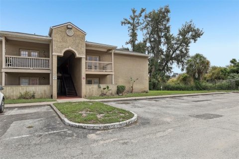 Condo in Altamonte Springs, Florida, 2 bedrooms № 2219352