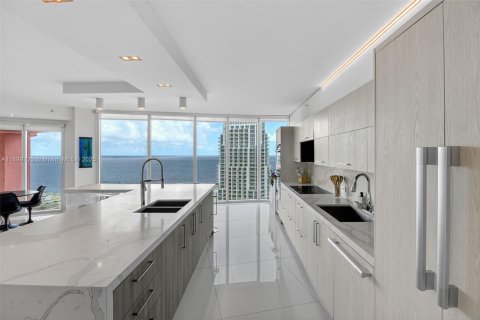 Copropriété à vendre à Miami Beach, Floride: 3 chambres, 506.32 m2 № 1950818 - photo 14