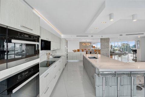 Copropriété à vendre à Miami Beach, Floride: 3 chambres, 506.32 m2 № 1950818 - photo 15