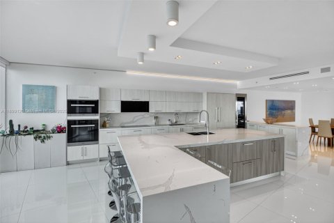 Copropriété à vendre à Miami Beach, Floride: 3 chambres, 506.32 m2 № 1950818 - photo 12