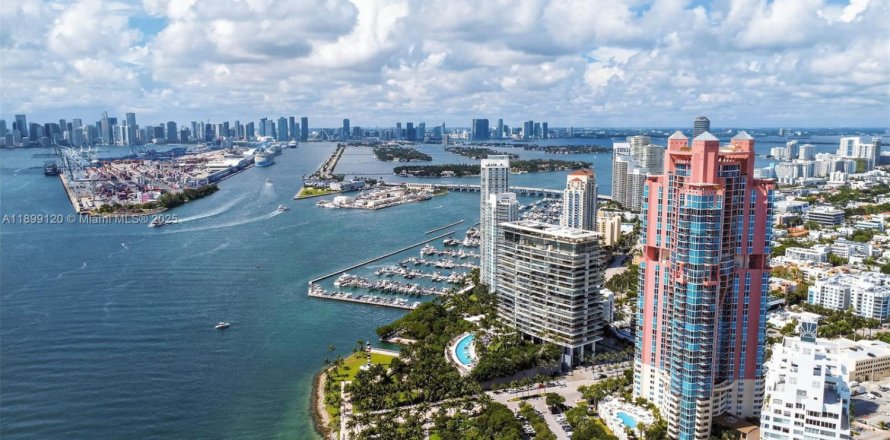 Condo à Miami Beach, Floride, 3 chambres  № 1950818