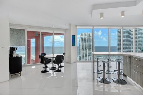 Copropriété à vendre à Miami Beach, Floride: 3 chambres, 506.32 m2 № 1950818 - photo 10