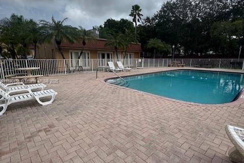 Condominio en alquiler en Miami, Florida, 1 dormitorio, 70.14 m2 № 1939301 - foto 12