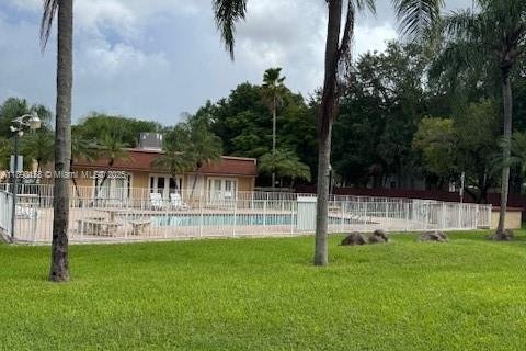 Condominio en alquiler en Miami, Florida, 1 dormitorio, 70.14 m2 № 1939301 - foto 13