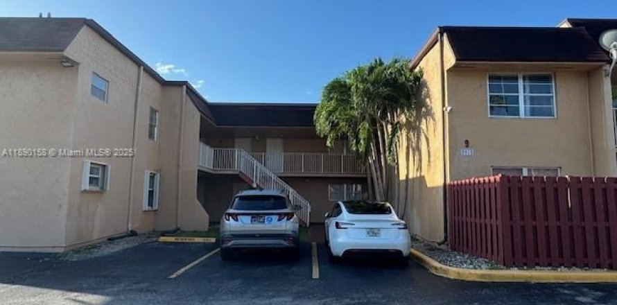 Condominio en Miami, Florida, 1 dormitorio  № 1939301