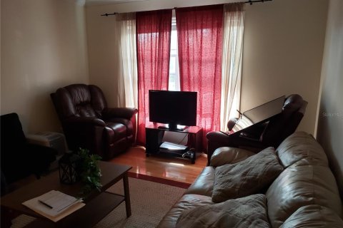 Condo in Orlando, Florida, 2 bedrooms  № 1878069 - photo 12