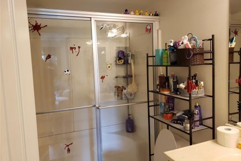 Condo in Orlando, Florida, 2 bedrooms  № 1878069 - photo 9