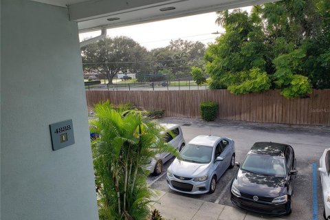 Condo in Orlando, Florida, 2 bedrooms  № 1878069 - photo 3