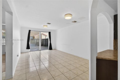 Купить таунхаус в Хомстед, Флорида 3 спальни, 128.02м2, № 2028979 - фото 8