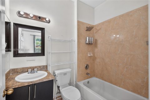 Купить таунхаус в Хомстед, Флорида 3 спальни, 128.02м2, № 2028979 - фото 26