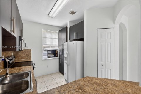 Купить таунхаус в Хомстед, Флорида 3 спальни, 128.02м2, № 2028979 - фото 6