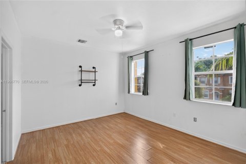 Купить таунхаус в Хомстед, Флорида 3 спальни, 128.02м2, № 2028979 - фото 23