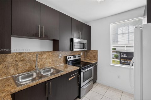 Купить таунхаус в Хомстед, Флорида 3 спальни, 128.02м2, № 2028979 - фото 5