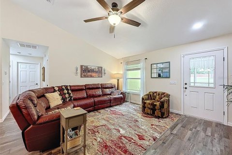 House in Weeki Wachee, Florida 3 bedrooms, 128.58 sq.m. № 1847051 - photo 12