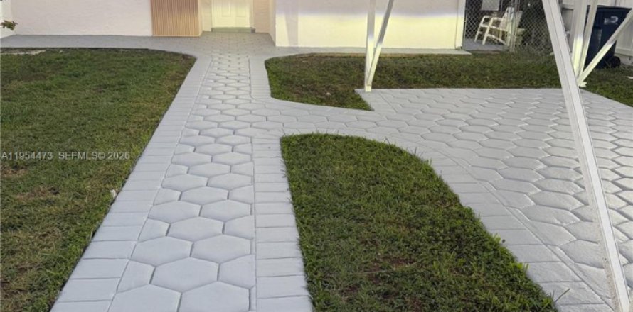 Таунхаус в Майами, Флорида 3 спальни, 125.42м2 № 2009528